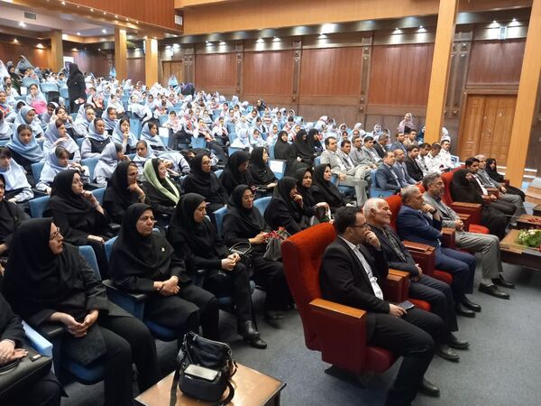 نواختن زنگ سپاس در فرهنگسرای آریو مصلی نژاد 