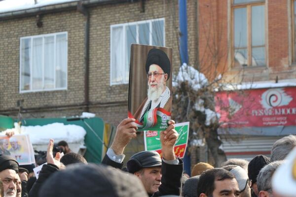 حضور گسترده کودکان و نوجوانان ارومیه‌ای در راهپیمایی ۲۲ بهمن