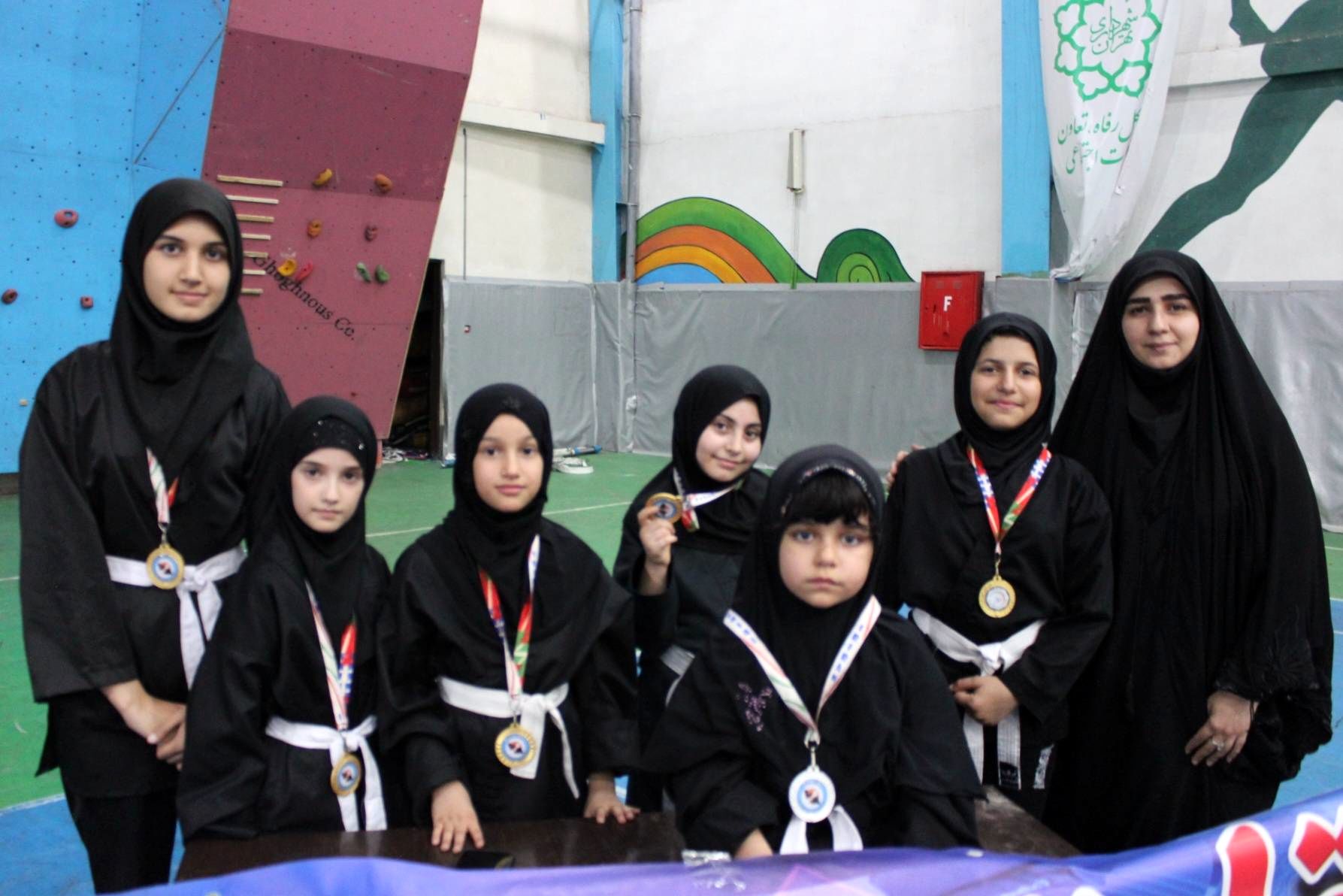 همه‌ دختران ایران می‌توانند با پشتکار قله‌های پیشرفت را فتح کنند