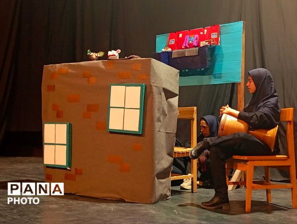 رقابت دانش‌آموزان در بخش هنرهای نمایشی جشنواره «فردا»