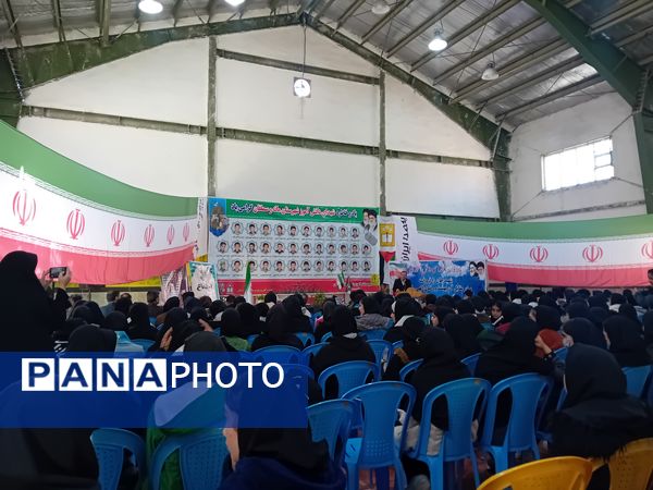 گردهمایی دختران نسل سلیمانی در دبیرستان فاطمه الزهرا(س) 