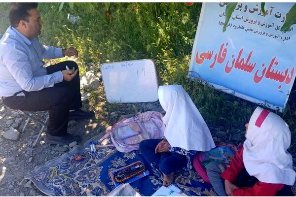 آموزش و پرورش در هر شرایطی همراه دانش‌آموزان کوچ‌نشین است