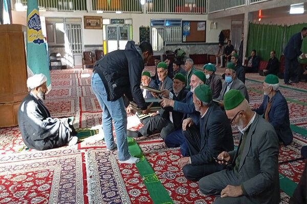 قرائت سوره فتح در مسجد جامع شهر بار