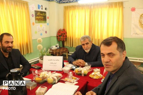 نشست تخصصی بررسی مسائل آموزشی در مدرسه «گل‌های بهشت»