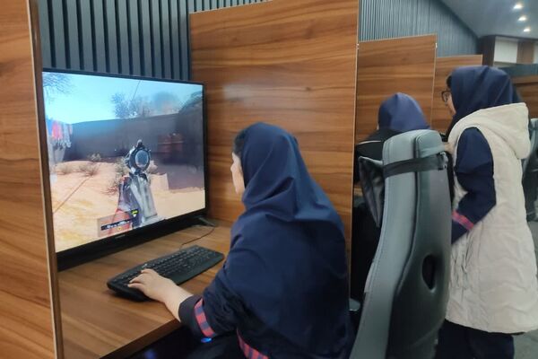 اردوی آمادگی و دفاعی دانش‌آموزان پایه نهم مدرسه فرشتگان در موزه دفاع مقدس