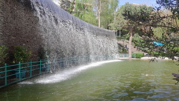 جلوه‌گری رنگ‌ها در دل بهار در یازدهمین جشنواره لاله‌ها در پارک چمران کرج
