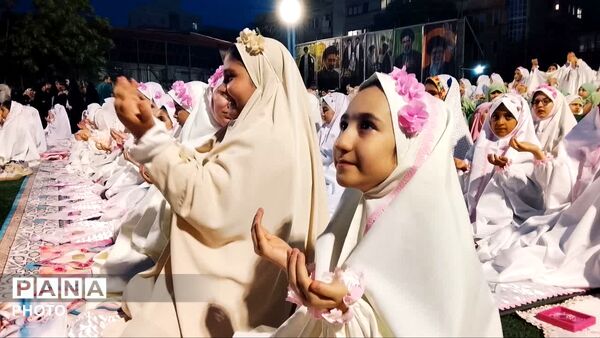 طلیعه بندگی خالق مهربان در جشن تکلیف دختران منطقه ۱۰