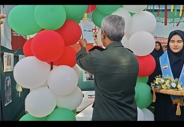  ویژه برنامه های دهه فجر در مدارس شاهد میناب 