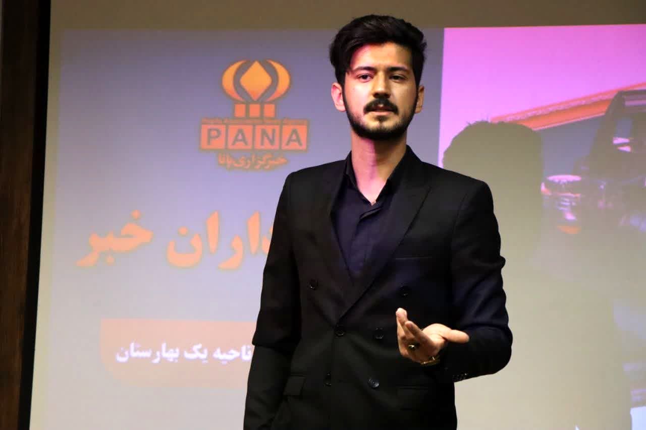 یک شخص موفق دارای مهارت مدیریتی است 