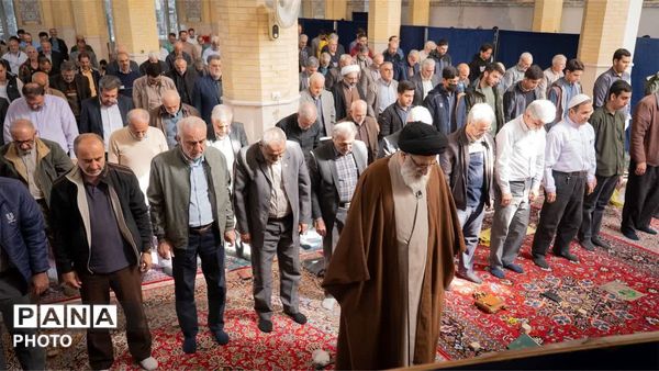 محفل انس با قرآن کریم در آخرین روز نمایشگاه قرآن در مصلی کرج