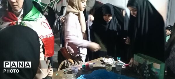 گذری بر غرفه های دهه نودی ها در نیشابور