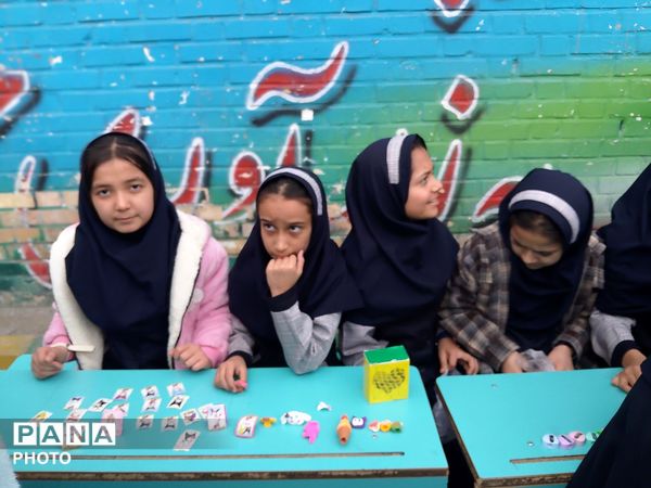 بازارچه در آموزشگاه موحدین  تبادکان مشهد