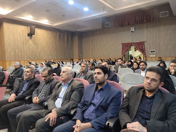 جلسه روسای انجمن مدارس ناحیه سه در دبستان مصلی‌نژاد حضرت زینب(س) 