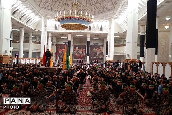 نوجوانان عاشورایی در حرم شاهچراغ(ع) - 2