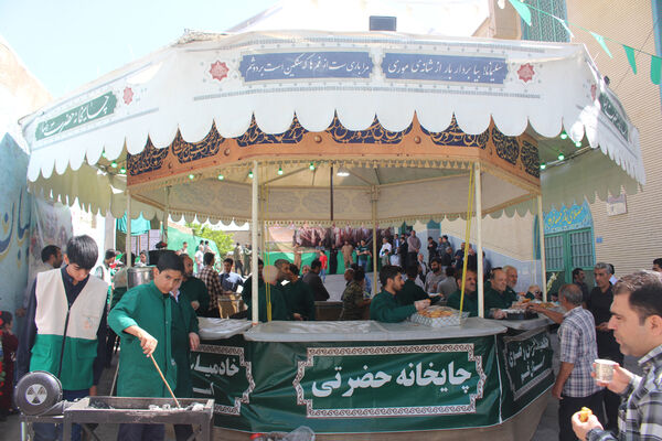 جلوه‌هایی از همدلی گروه‌های مردمی در برپایی یادواره شهدای روستای فردو