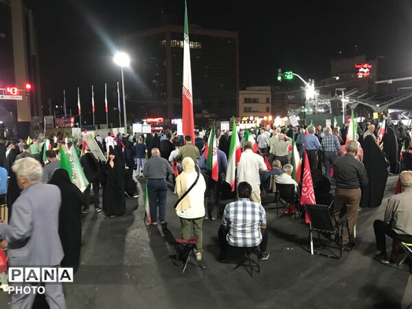 تجمع گسترده مردم در میدان صادقیه در حمایت از محور مقاومت و دشمن‌ستیزی