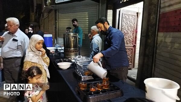 چایخانه حوزه علمیه گلشن در صد و چهل و چهارمین شب از اجتماعات مردمی 