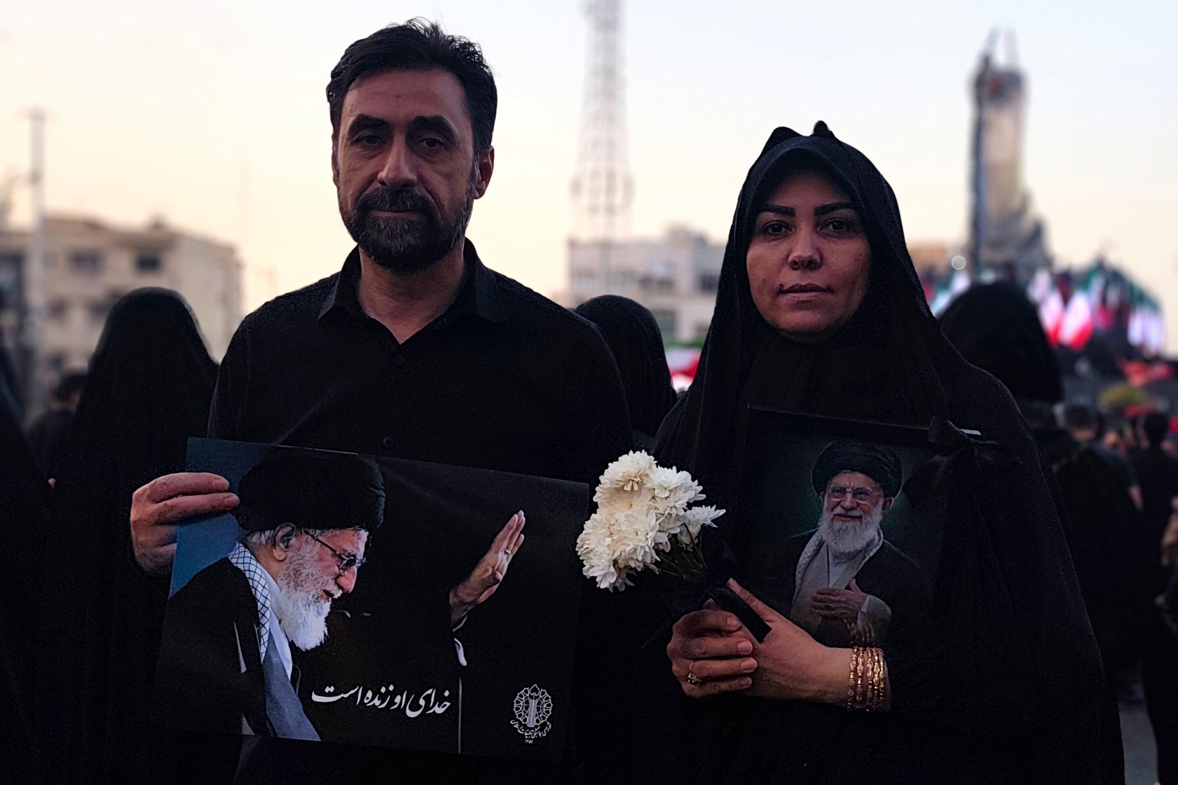 بدرقه حماسی امام شهید در قلب تهران