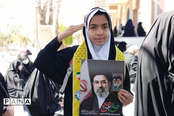 قاب‌های خبرنگار پانا از بیعت دانش‌آموزان پیشتاز چهارمحال وبختیاری با رهبر امت