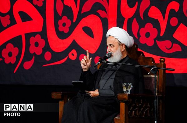 خیابان، مسافر بی‌ تاب محرم