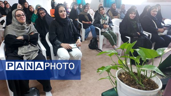 جلسه آموزش خانواده در دبستان لطیفه 