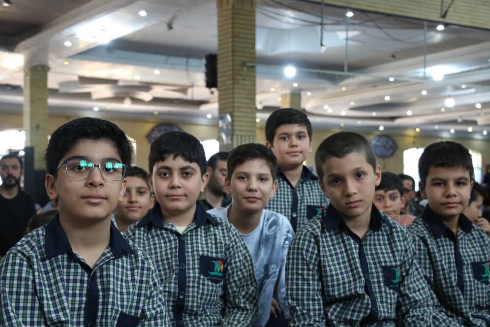 دانش‌آموزان بهارستانی، طلایه‌داران وحدت و معنویت در نماز جمعه