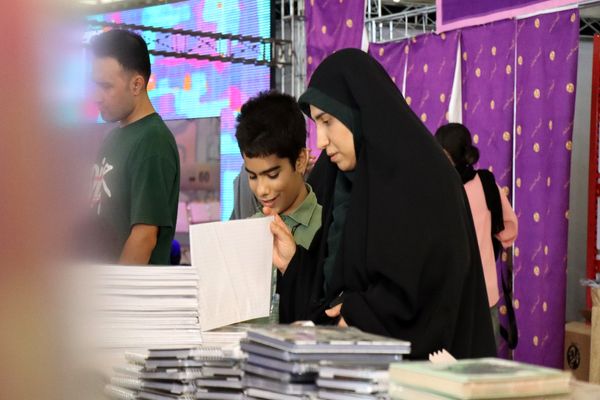 از قلم تا کیف، همه چیز ایرانی