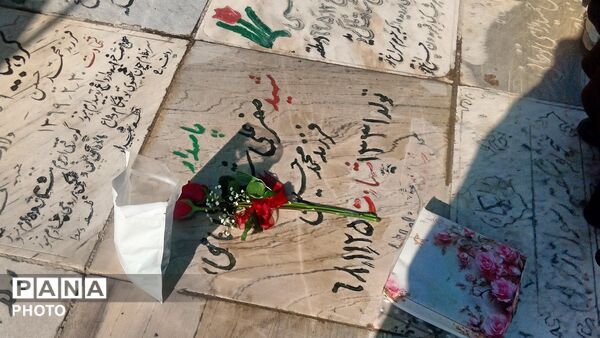 مراسم ملی «میهمان لاله‌ها» در گلزار شهدای خواجه‌ربیع