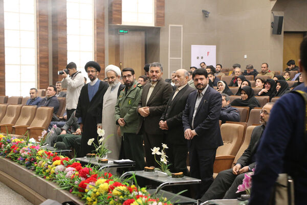 رونمایی از کارت خدمت جهادی معلمان در قم
