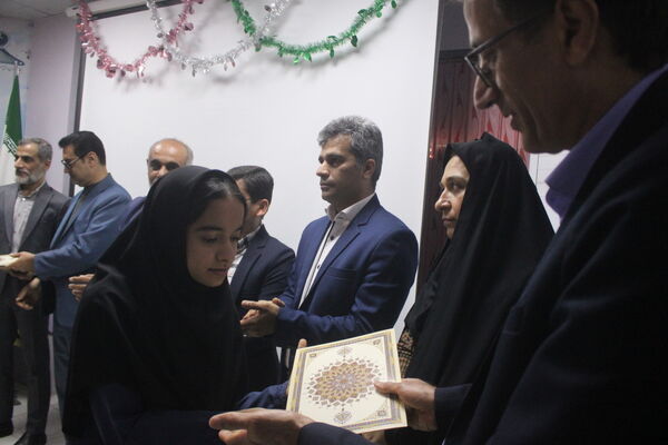  همایش تجلیل از دانش‌آموزان برگزیده مسابقات نانو فناوری، آزمایشگاه و ادبیات استان بوشهر