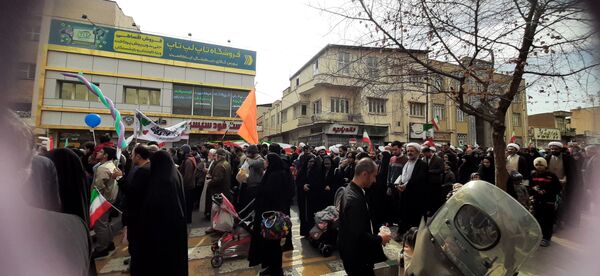جلوه هایی از راهپیمایی جشن پیروزی انقلاب در شهر قم