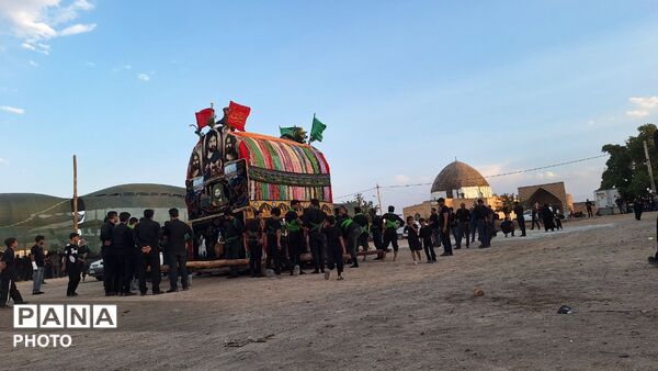 شکوهِ سوگ در پناهِ قدمگاه علی (ع)؛ نخل‌گردانی، بازخوانیِ پیوندِ عشق و ارادت