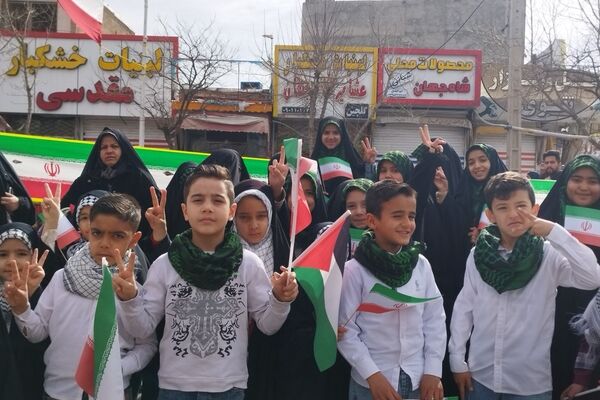 راهپیمایی 22 بهمن در شهرستان فاروج 