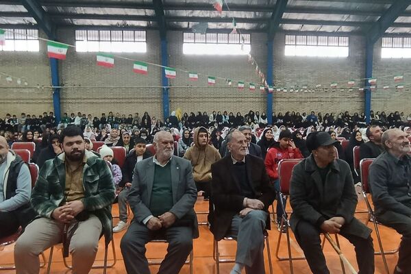  جشن ولادت امام زمان (عج) در مدارس روستای طارند پیشوا 