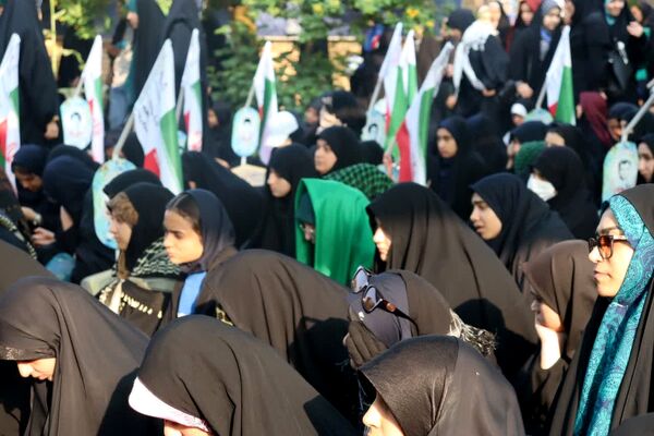 دانش‌آموزان کوهدشتی در یادمان شهدای هویزه