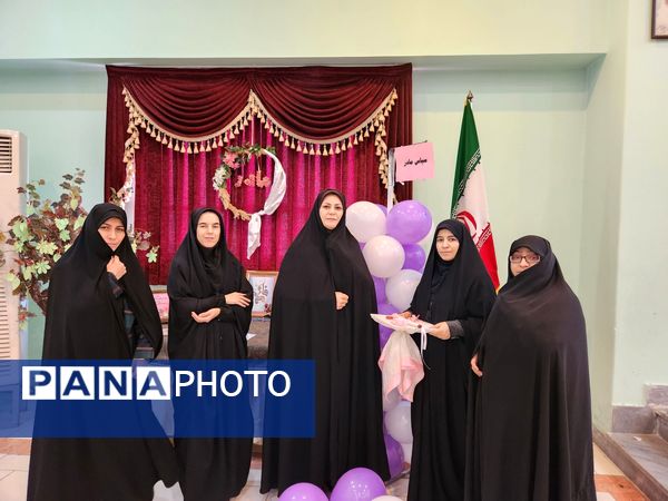 همایش گفتمان سازی الگوی سوم زن مسلمان و کنشگری جمعیت در تبریز