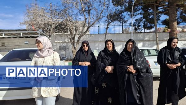 بدرقه دانش‌آموزان پسر عمره‌گذار کهگیلویه و بویراحمد 