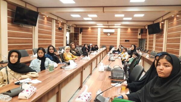 دوره اول استعدادیابی خبر دختران در سازمان دانش‌آموزی استان خراسان رضوی