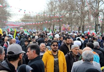 جمهوری اسلامی ایران از یک نهال به درخت تنومند تبدیل شده است