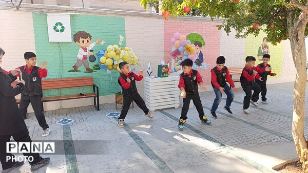 جشن عاطفه‌ها در دبستان ایمان همزمان با سراسر کشور