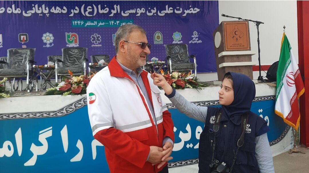 طرح خدمت‌رسانی به زائرین حضرت علی ابن موسی الرضا(ع)  داوطلبانه انجام می‌شود