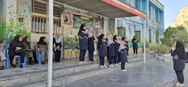 جشن روز معلم در دبستان نیایش ۲