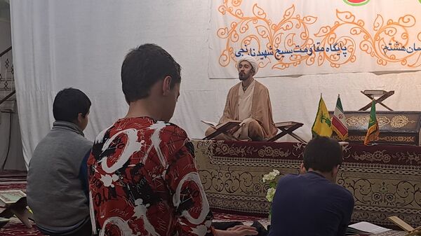 ضیافت افطاری و قرائت جزء هفتم قرآن کریم در مسجدالرضای نیشابور 