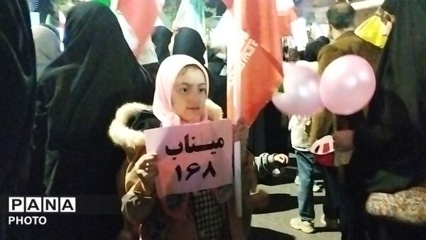 دختران نیشابوری در صف اول تجمعات-۳