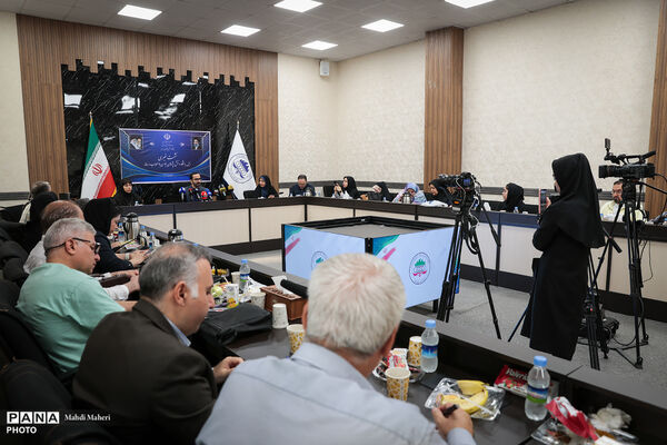 نشست خبری رئیس باشگاه دانش‌پژوهان جوان
