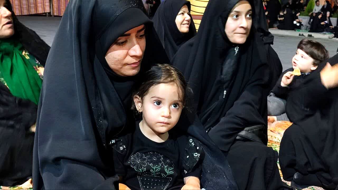 صد و نهمین شب از تجمعات مردمی نجف‌آباد، هم‌نوا با سومین شب از عزای حسینی