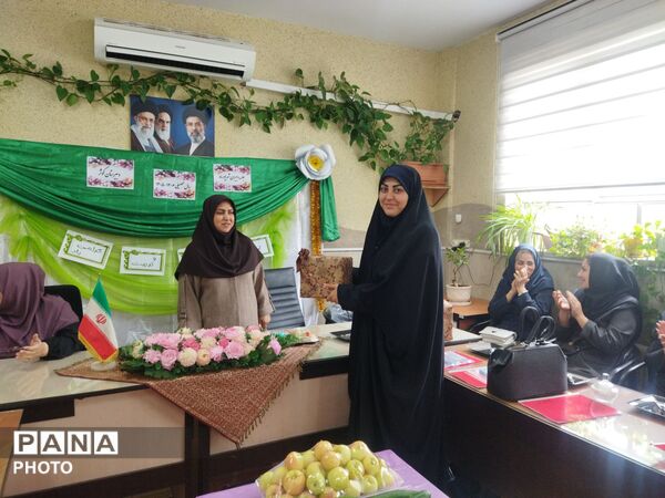  جلسه دبیران با موضوع بازگشایی مدرسه