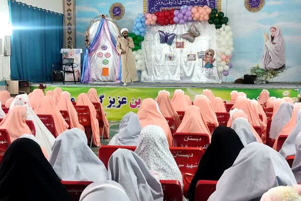 مراسم روز مادر و تحلیف پیشتازان در دبستان شهید سرافراز
