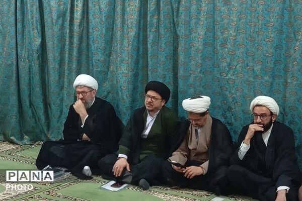 از کودکان تا بسیجیان؛ همه آمدند برای مردی که در قلب مردم بود