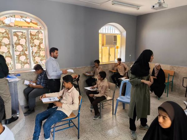 نمایش خلاقیت و استعداد نوجوانان 